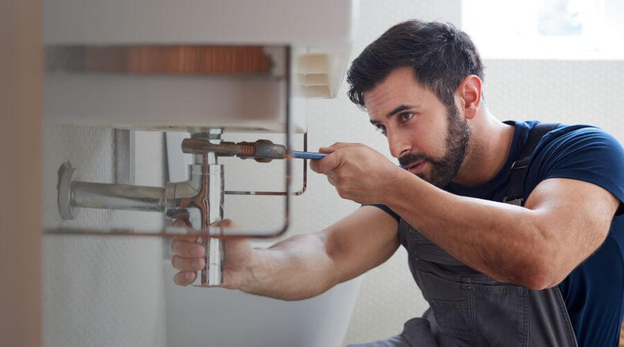 Expert burst pipe repair services in Alvin, TX